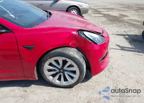 2022 Tesla Model 3 Long Range Dual Motor All-Wheel Drive z USA, uszkodzony, nr VIN 5YJ3E1EB5NF174606